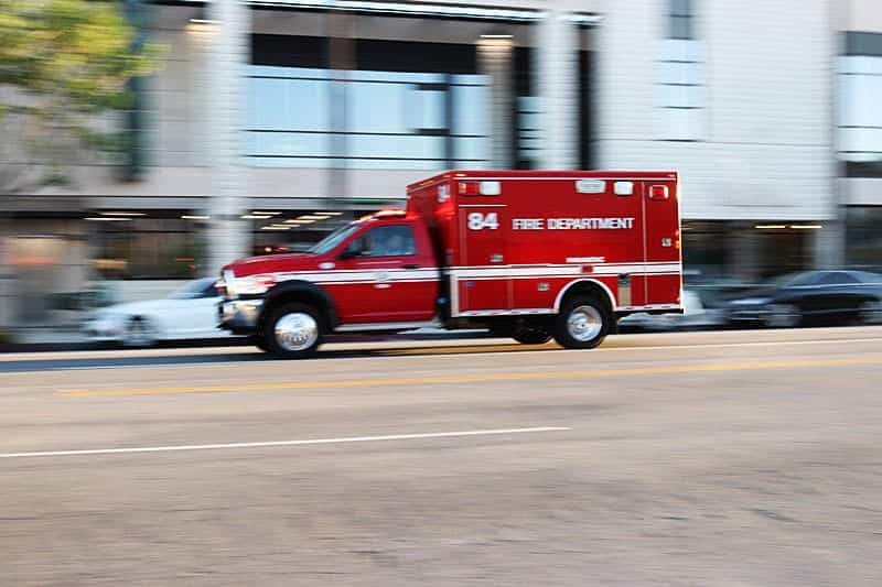 Seven Hills, OH – Car Crash at Lombardo Center & Rockside Rd