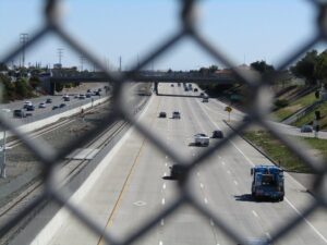 Oakwood, OH – Car Crash with Injuries on I-271 near Broadway Ave