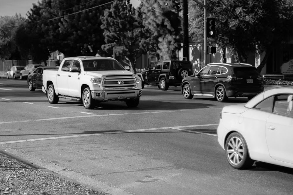 Cleveland, OH – Collision With Injuries at Cedar Rd & Euclid Heights Blvd