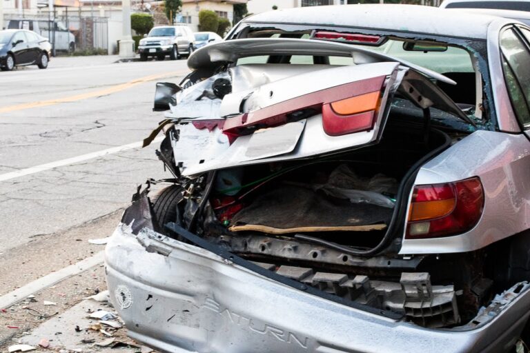 Shaker Heights, OH – Injuries Reported in Crash at Fairmount Blvd & Fairmount Circle