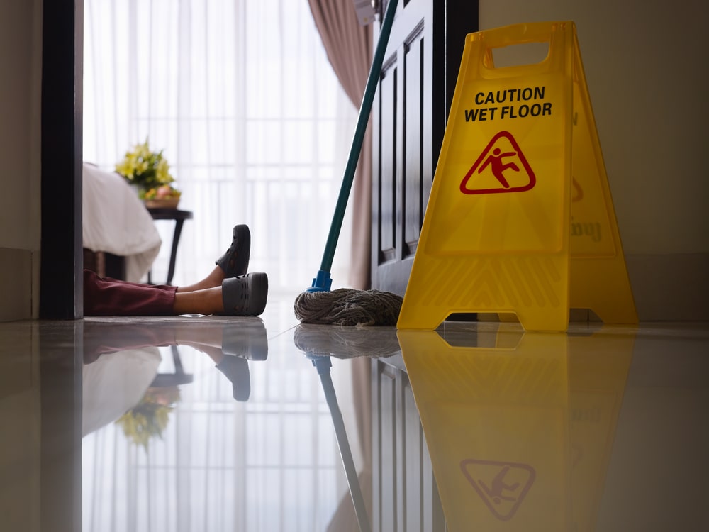 Youngstown slip and fall injury lawyer explains hidden fall risks